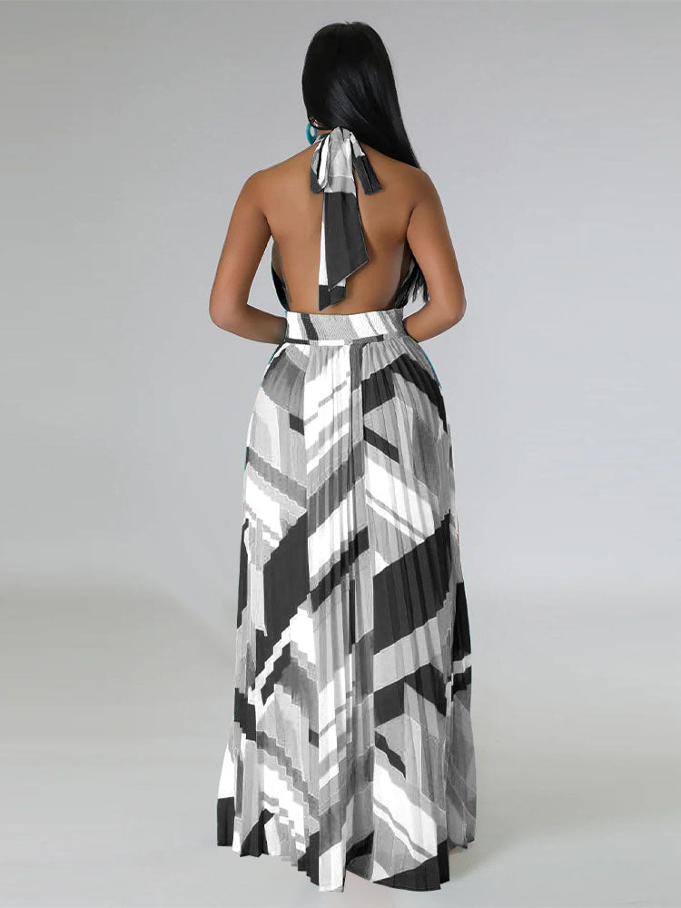 Halter neck pleated maxi dress with keyhole cutout - View 19 | Lwiis