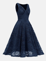 Sleeveless V-neck Lace Midi Dress - View 15 | Lwiis