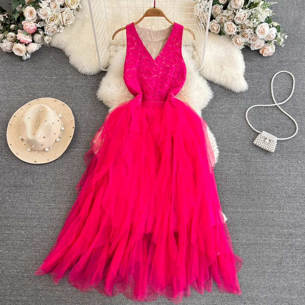Elegant sleeveless A-line lace maxi dress with V-neckline and tiered tulle skirt - View 6 | Lwiis