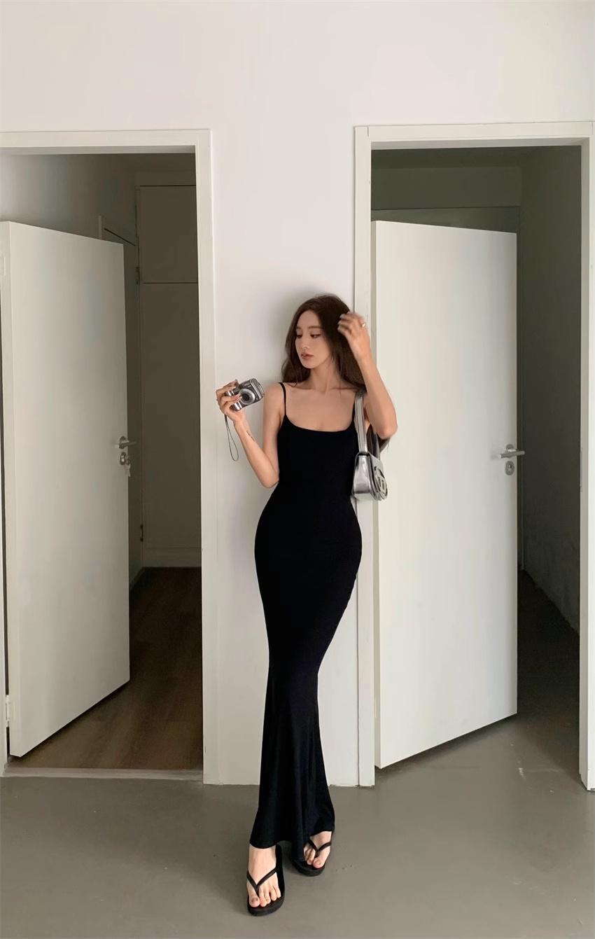 Fitted spaghetti strap maxi dress - View 7 | Lwiis