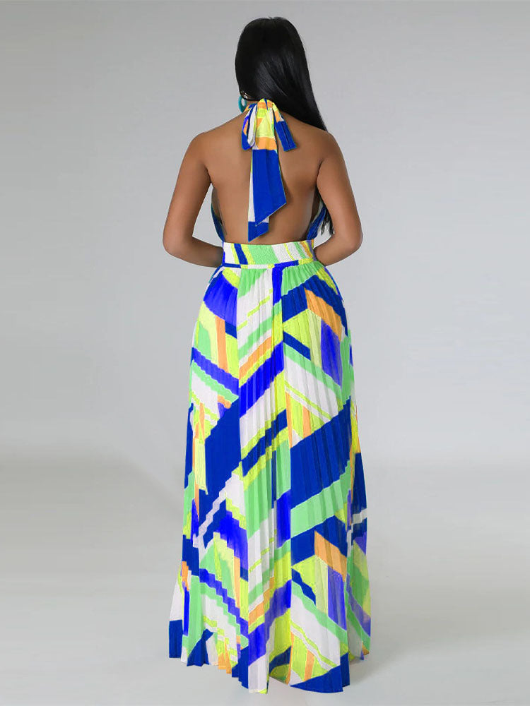 Halter neck pleated maxi dress with keyhole cutout - View 15 | Lwiis