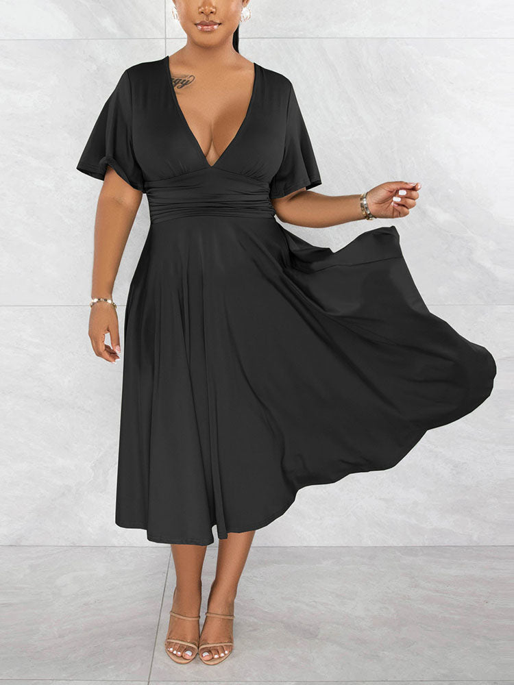 Green midi dress with V-neck and flutter sleeves - View 8 | Lwiis