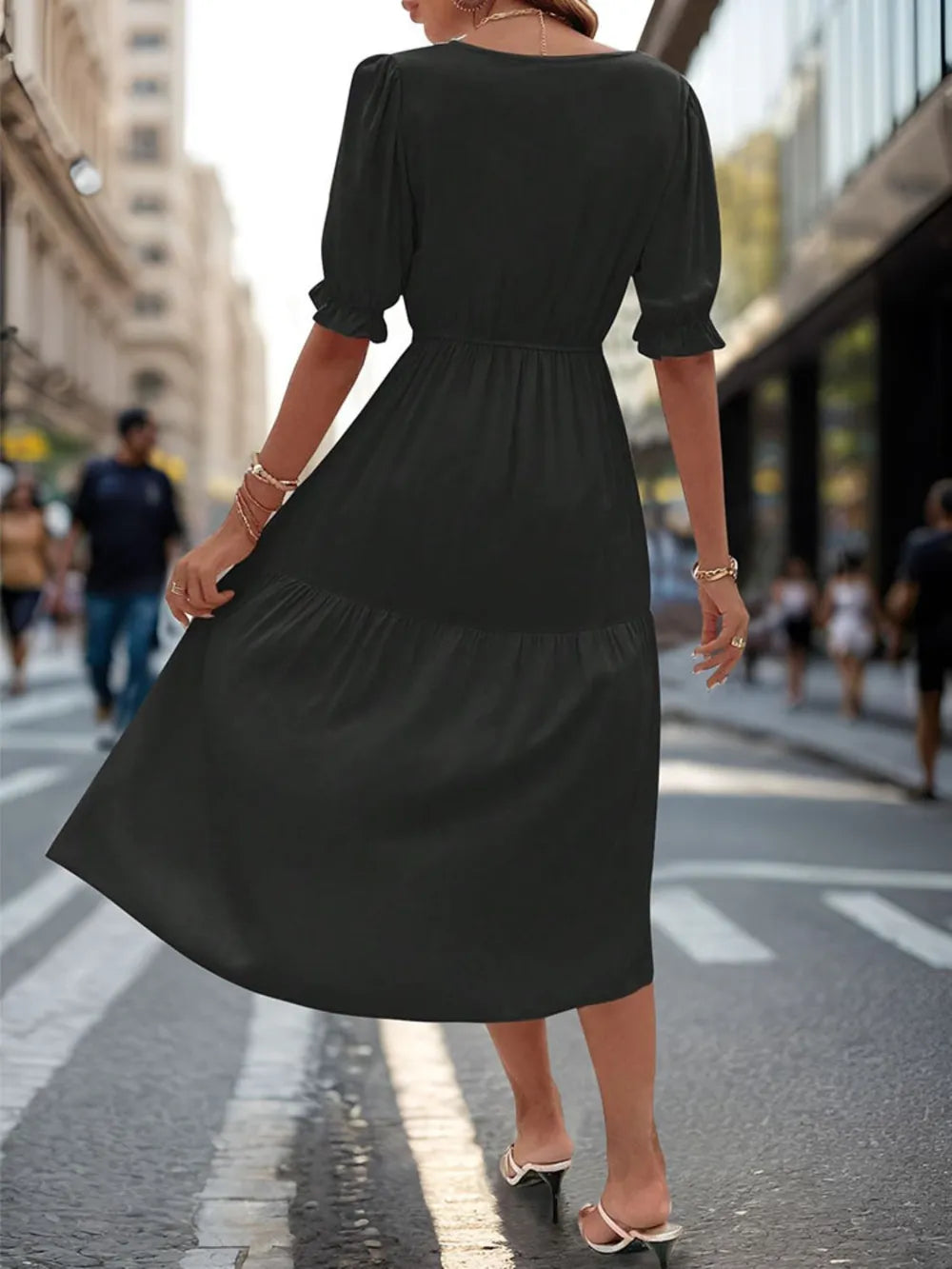 V-neck midi dress with puff sleeves - View 7 | Lwiis