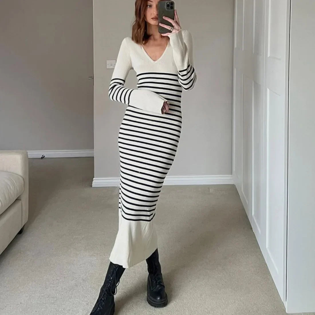 Striped knit maxi dress with long sleeves - View 6 | Lwiis