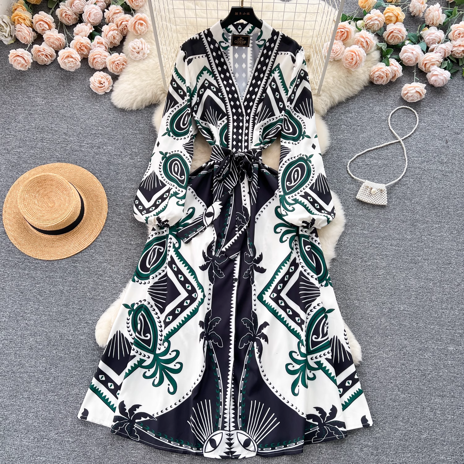 Elegant printed maxi dress with a belted waist - View 8 | Lwiis