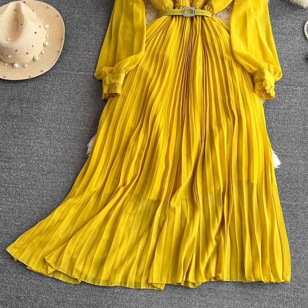 Pleated A-line maxi dress with belted waist and collared neckline - View 19 | Lwiis