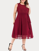 Lace cocktail dress with ruffle detail - View 7 | Lwiis